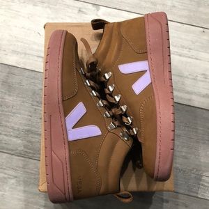 NWT Veja Roraima High-Top - Size 39 - Brown Lavender